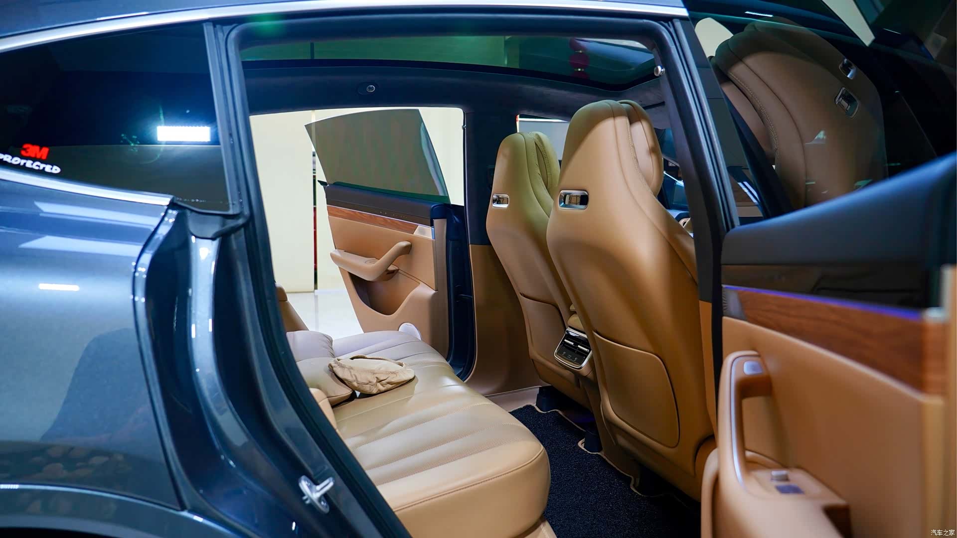 Luxeed R7, 2025 7