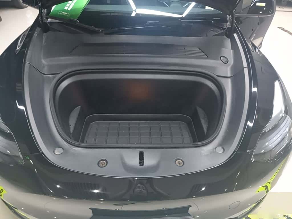 Tesla Model Y, 2023 20