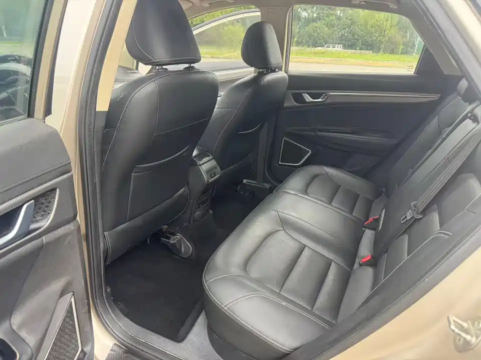 Geely Emgrand GS