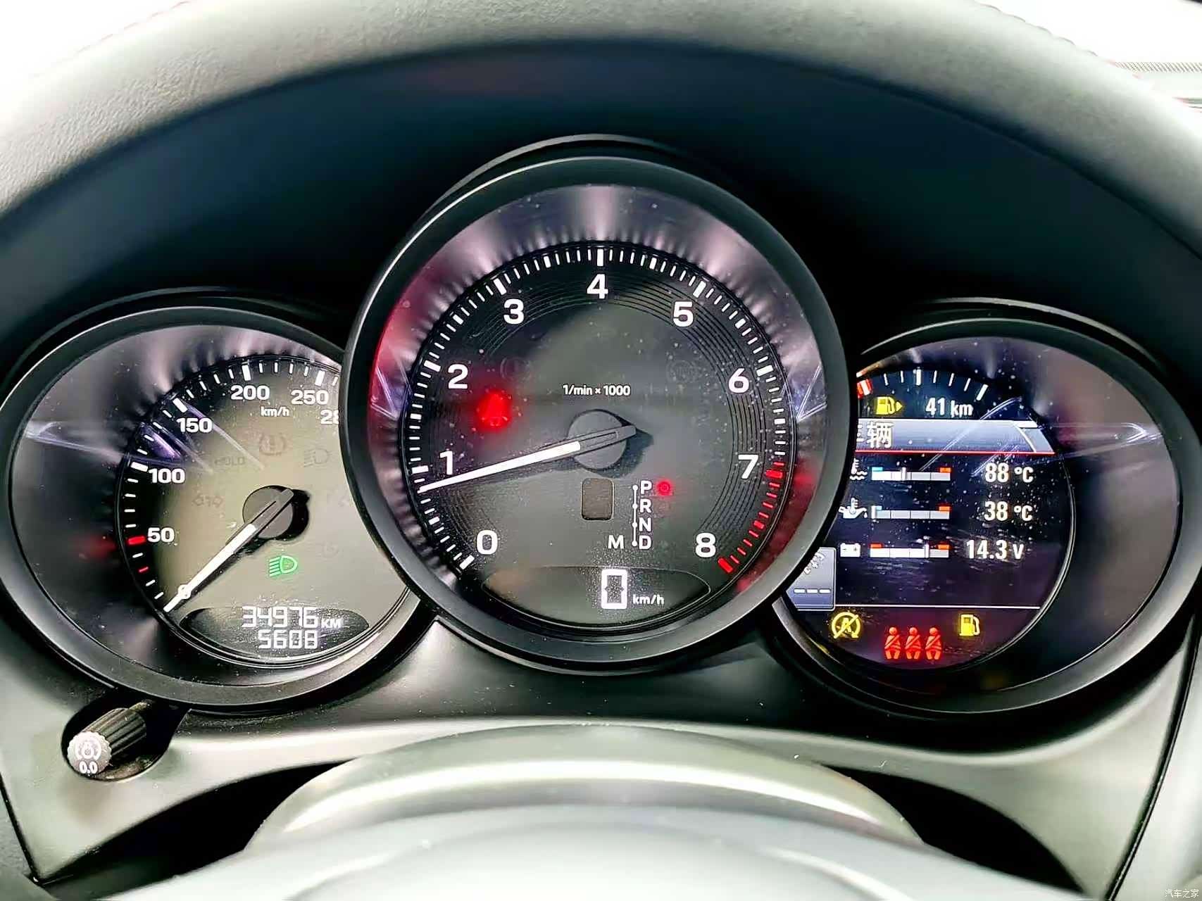 Porsche Macan, 2024 9