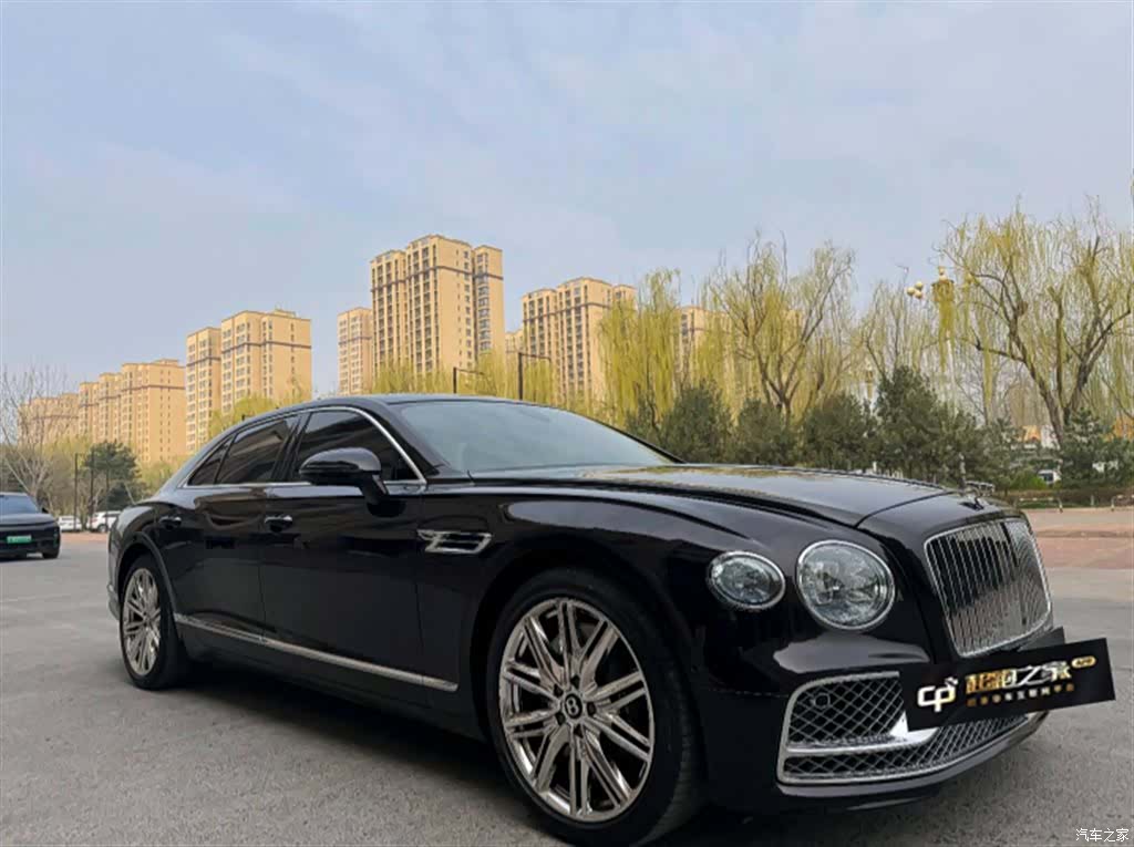 Bentley Flying Spur, 2024 3