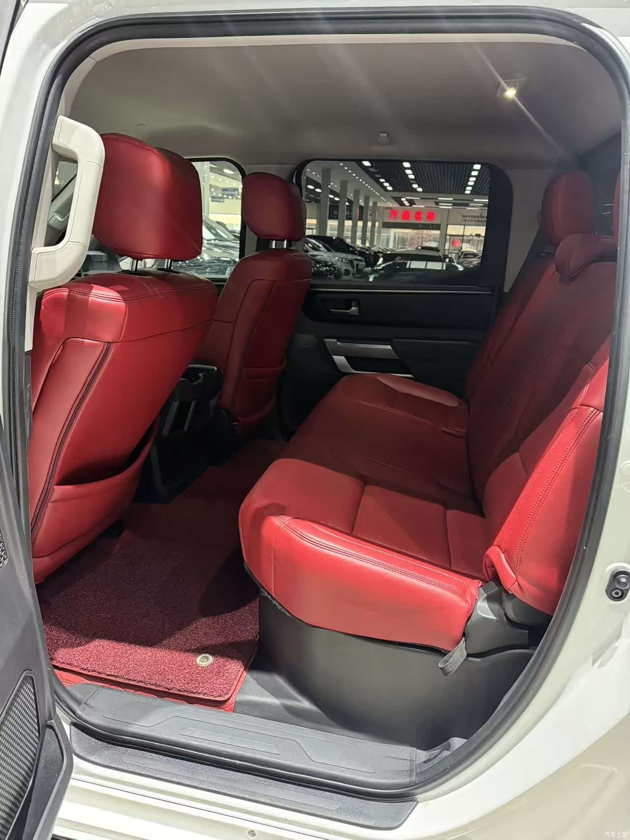 Toyota Tundra, 2023 все фото