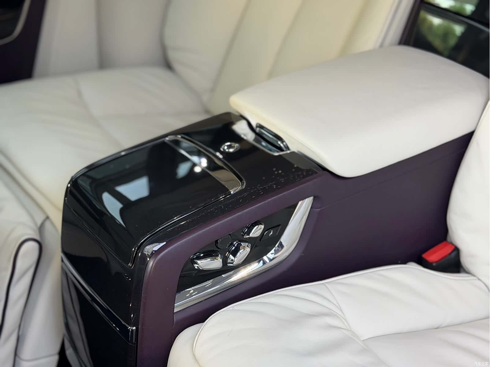 Rolls-Royce Phantom, 2019 11