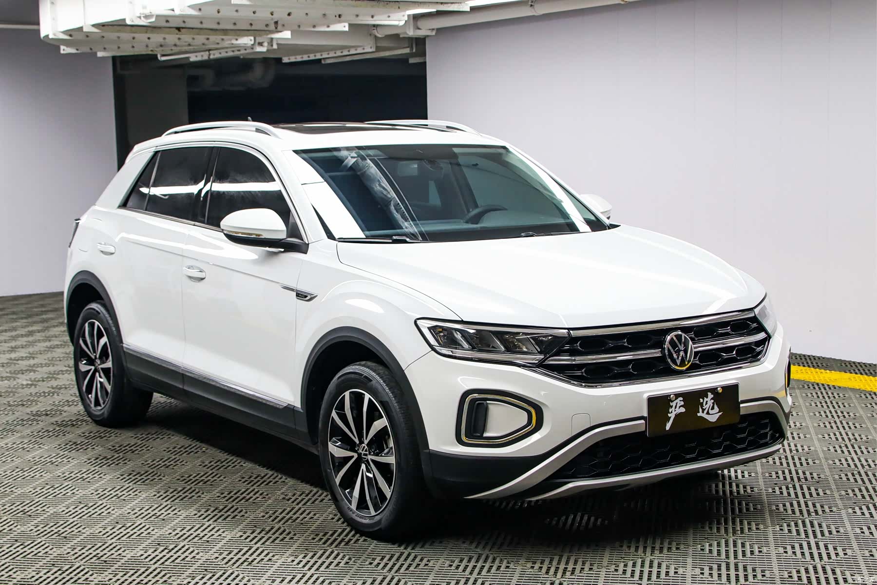 Volkswagen T-ROC, 2023 3