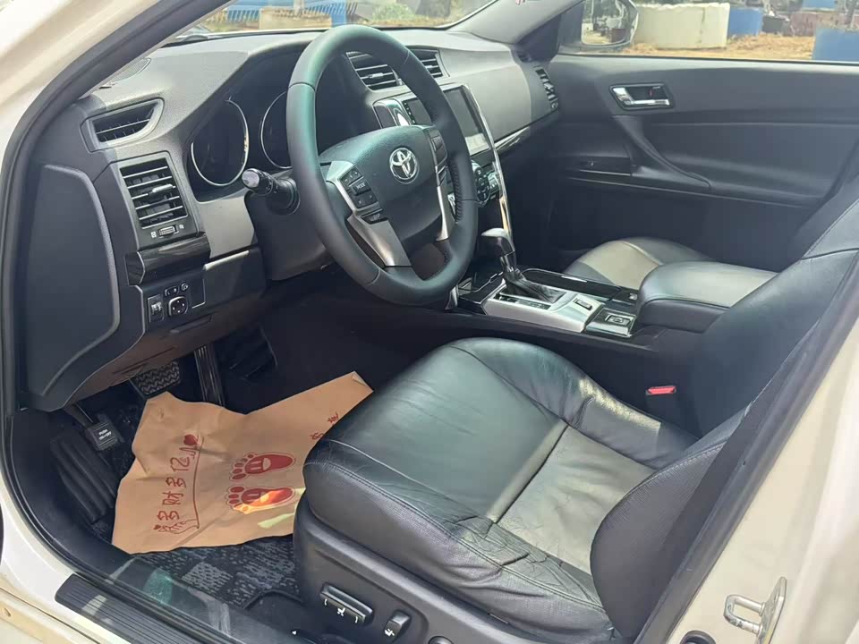 Toyota Reiz