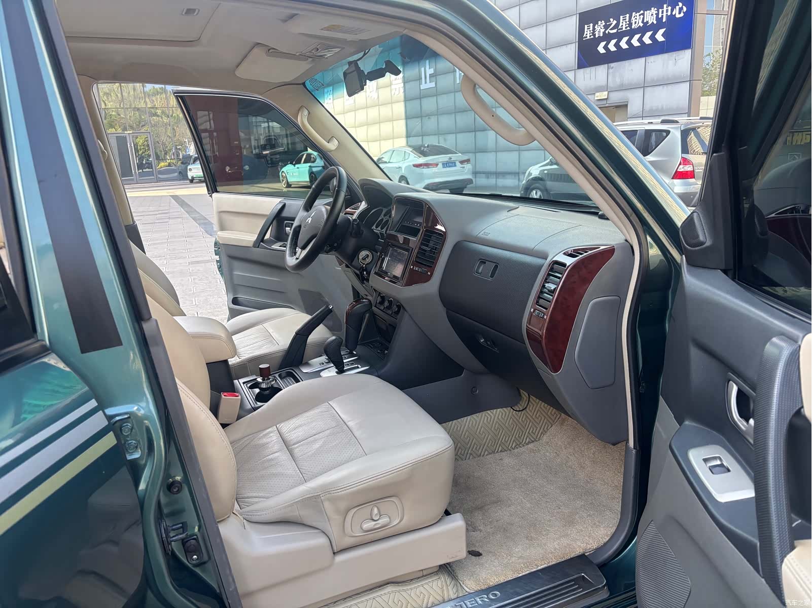 Mitsubishi Pajero, 2016 12