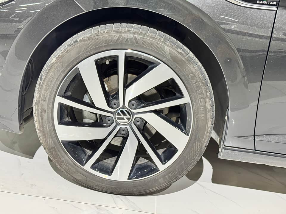 Volkswagen Sagitar