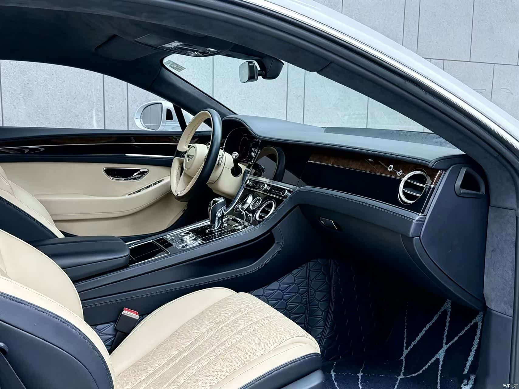 Bentley Continental GT, 2020 14