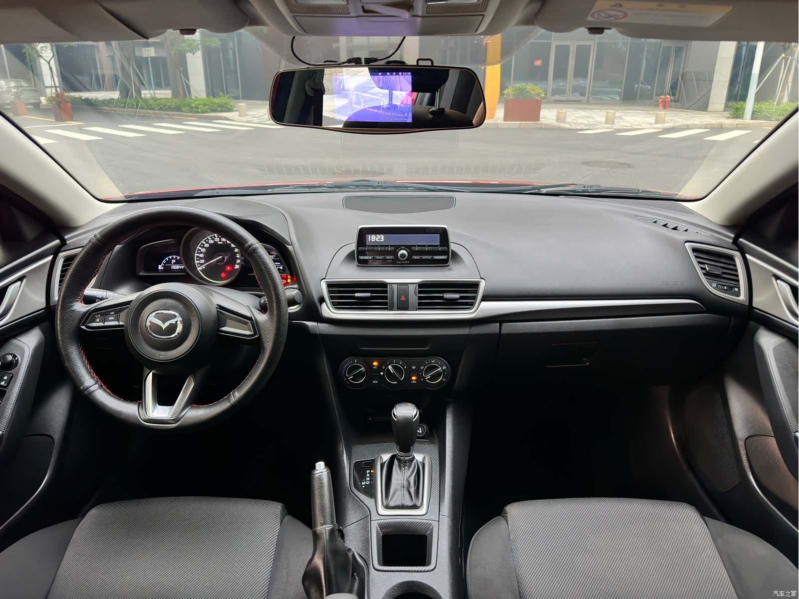 Mazda Mazda3, 2017 13