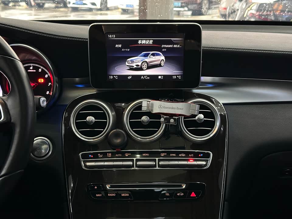 Mercedes-Benz GLC Mercedes-Benz GLC