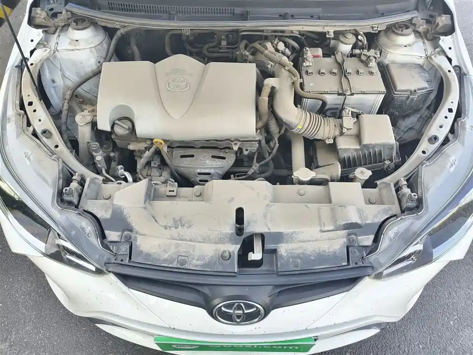 Toyota YARiS L to enjoy