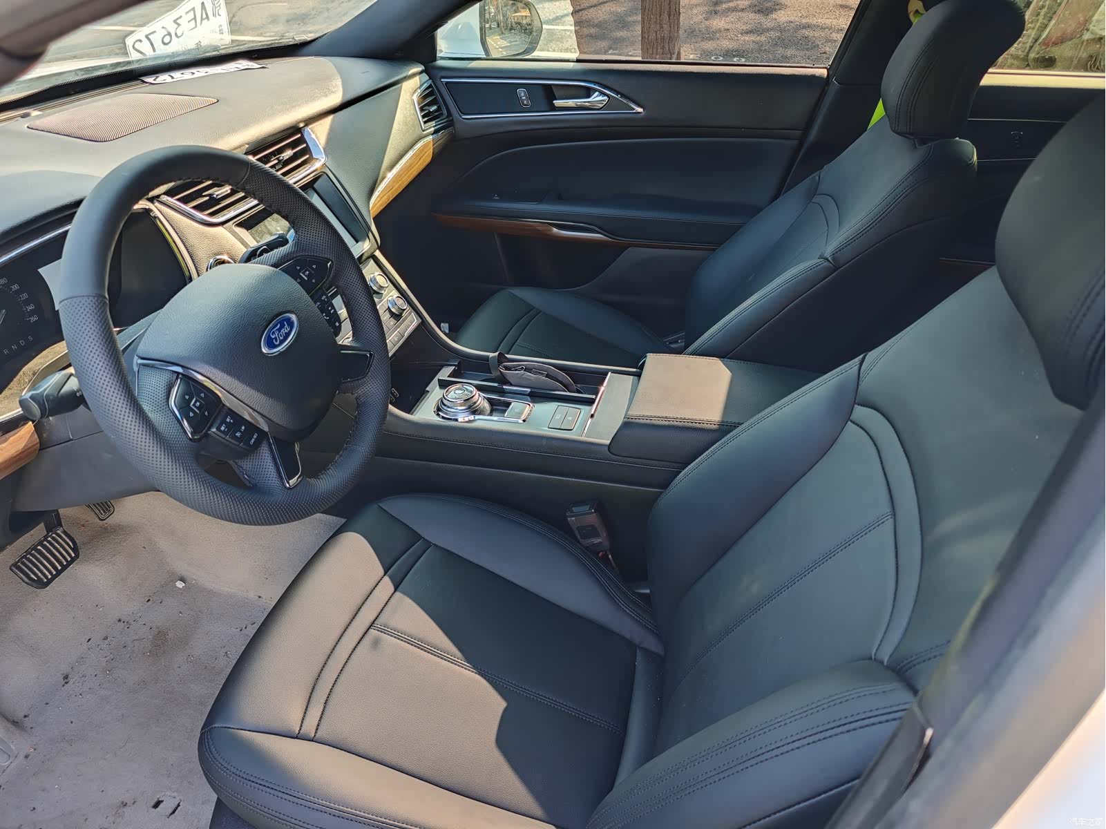 Ford Taurus, 2017 все фото