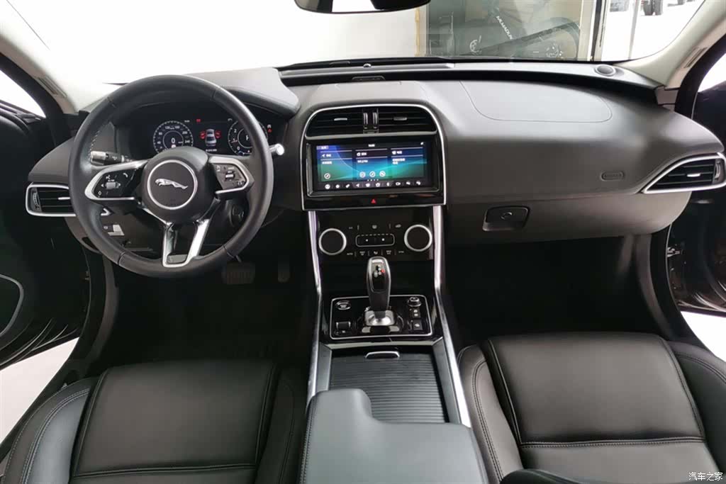 Land Rover XEL, 2021 12