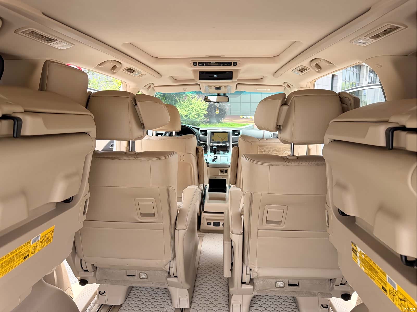 Toyota Alphard, 2015 14
