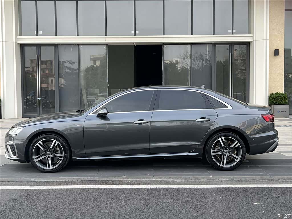 Audi A4L, 2022 11