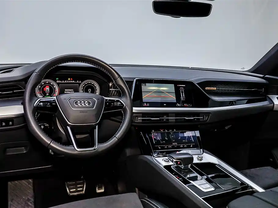Audi Q6