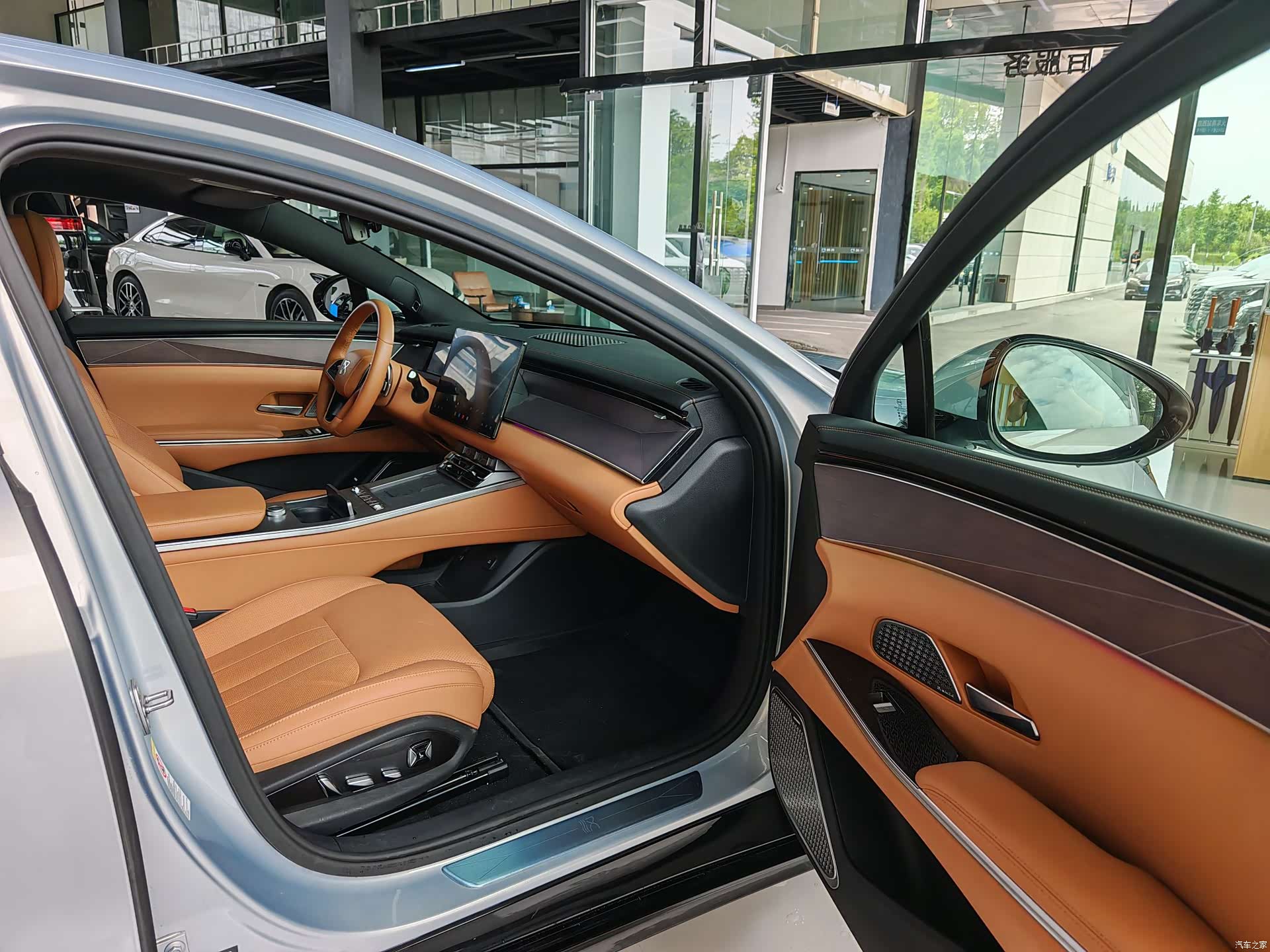 BYD Han, 2025 21