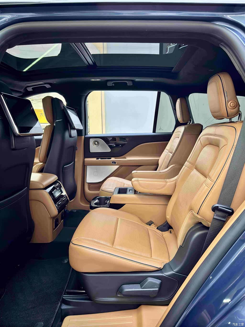 Lincoln Aviator, 2020 6
