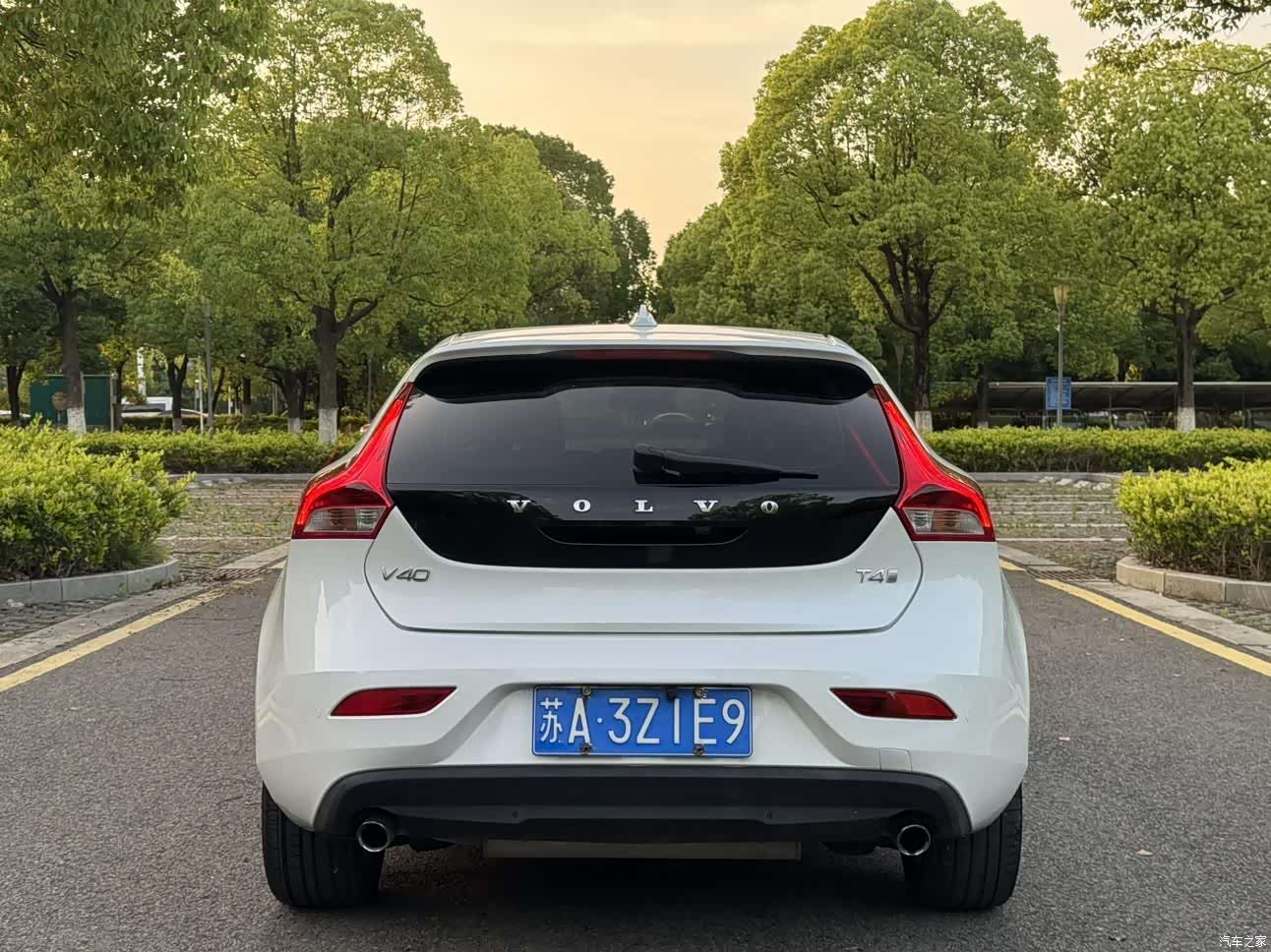 Volvo V40, 2016 все фото