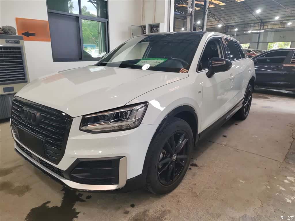 Audi Q2L, 2019 1