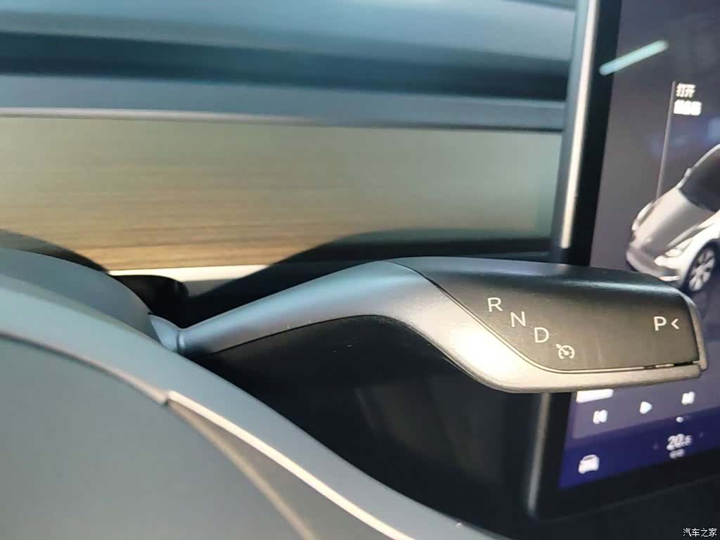 Tesla Model Y, 2022 14