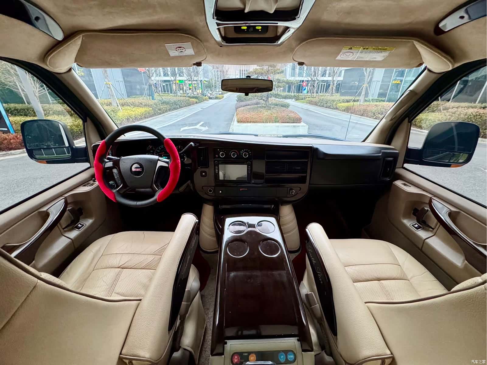 GMC SAVANA, 2011 15
