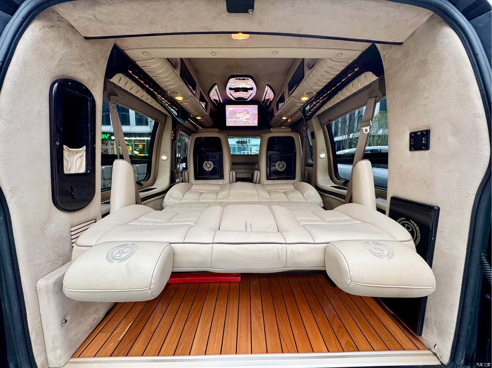 GMC SAVANA, 2011 17
