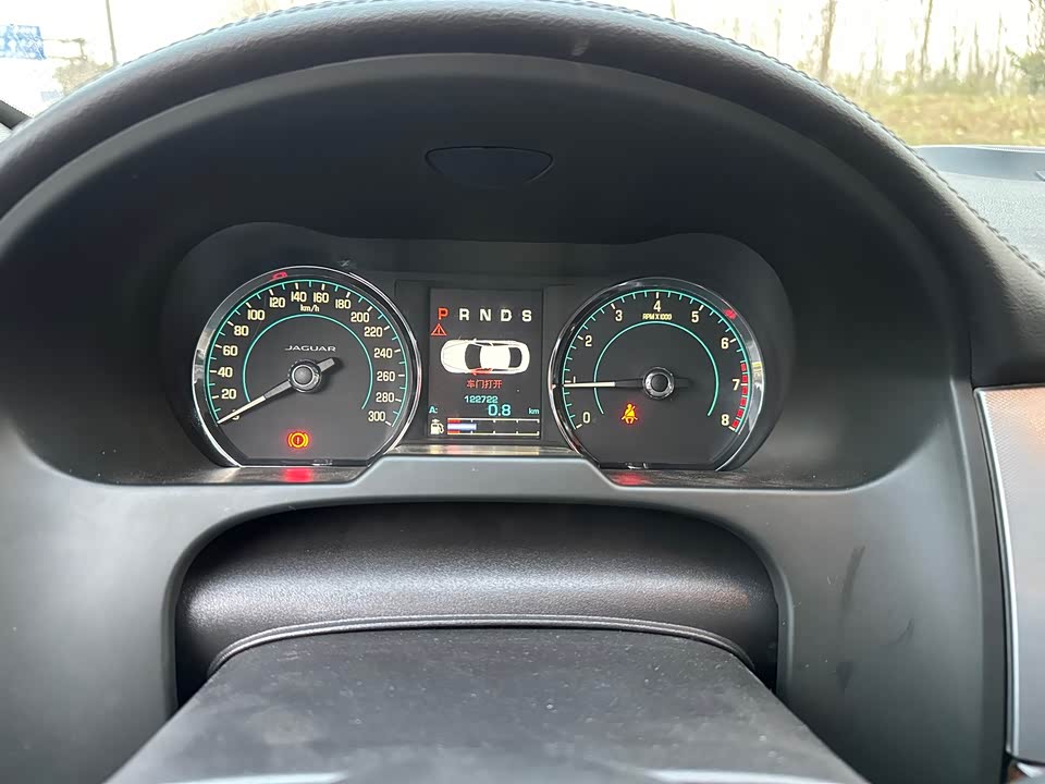 Jaguar XF