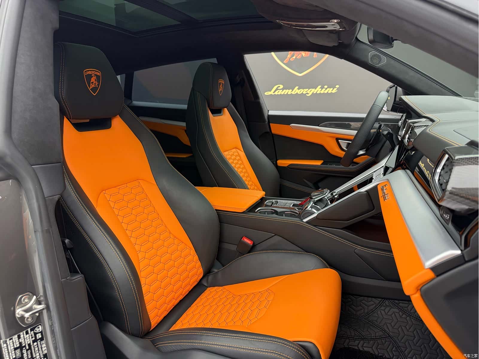 Lamborghini Urus, 2022 14