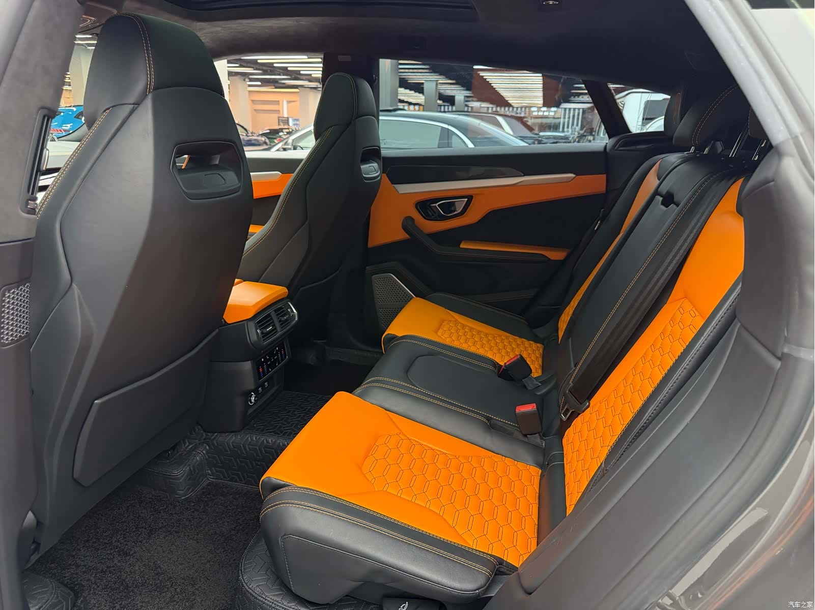 Lamborghini Urus, 2022 8
