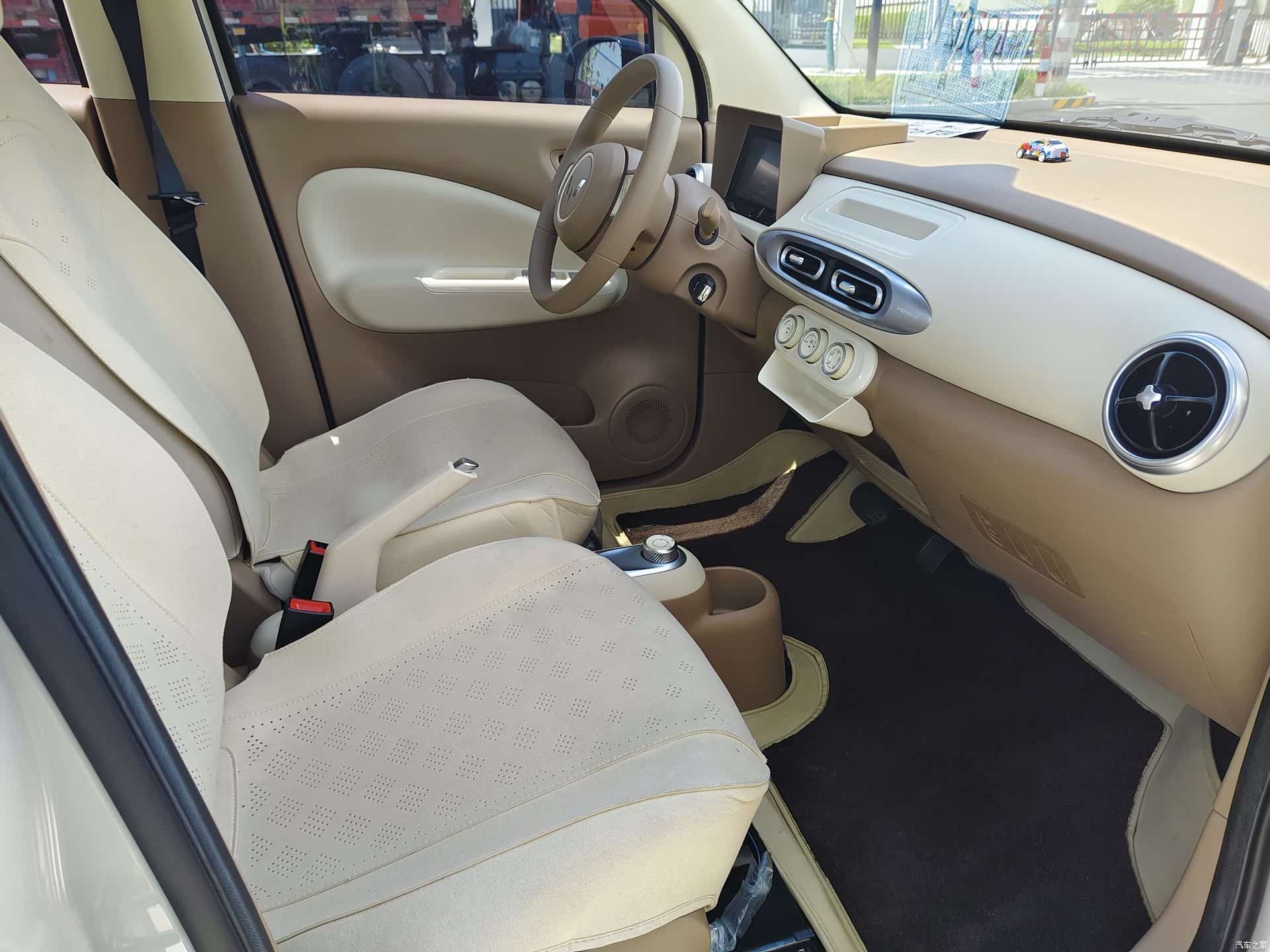 Wuling MINIEV, 2025 9