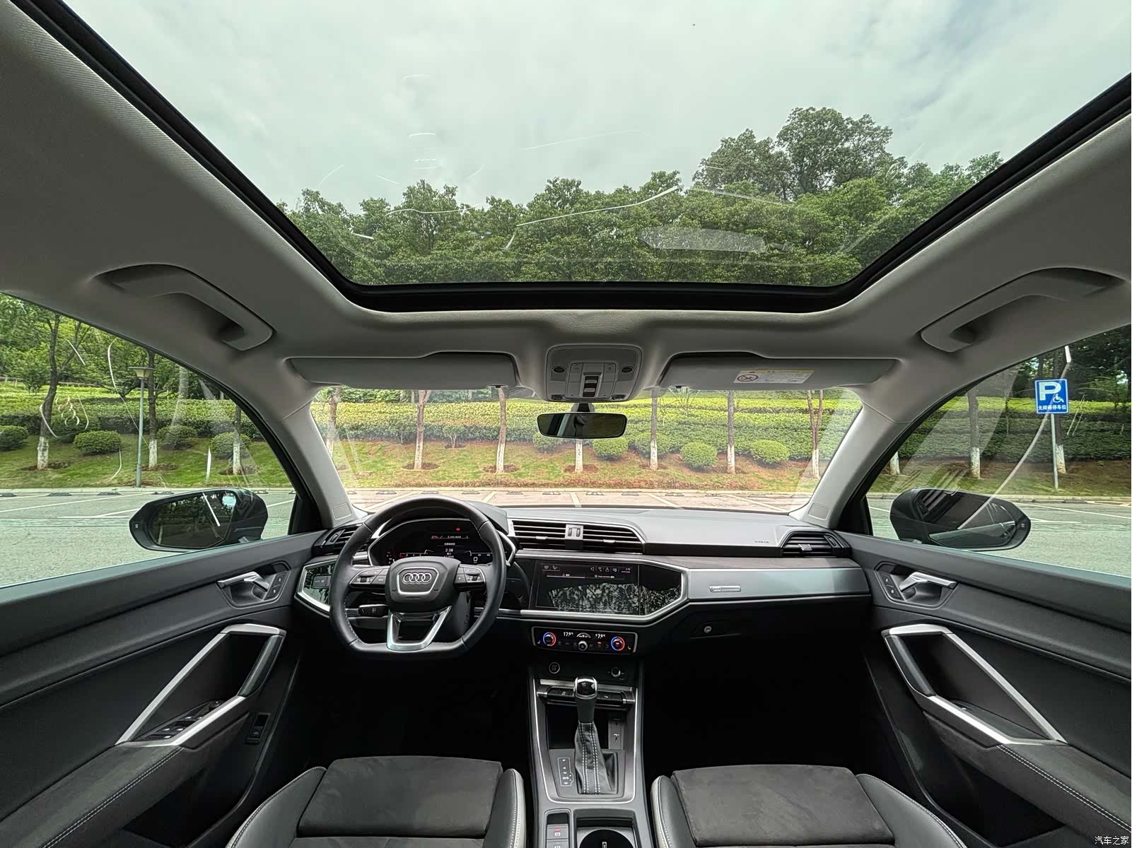 Audi Q3, 2023 10