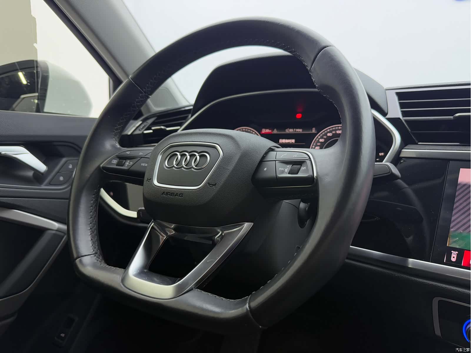 Audi Q3, 2022 14