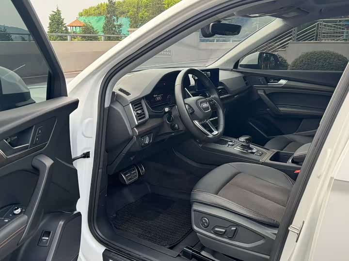 Audi Q5L 2018 40 TFSI rong xiang Style guo V