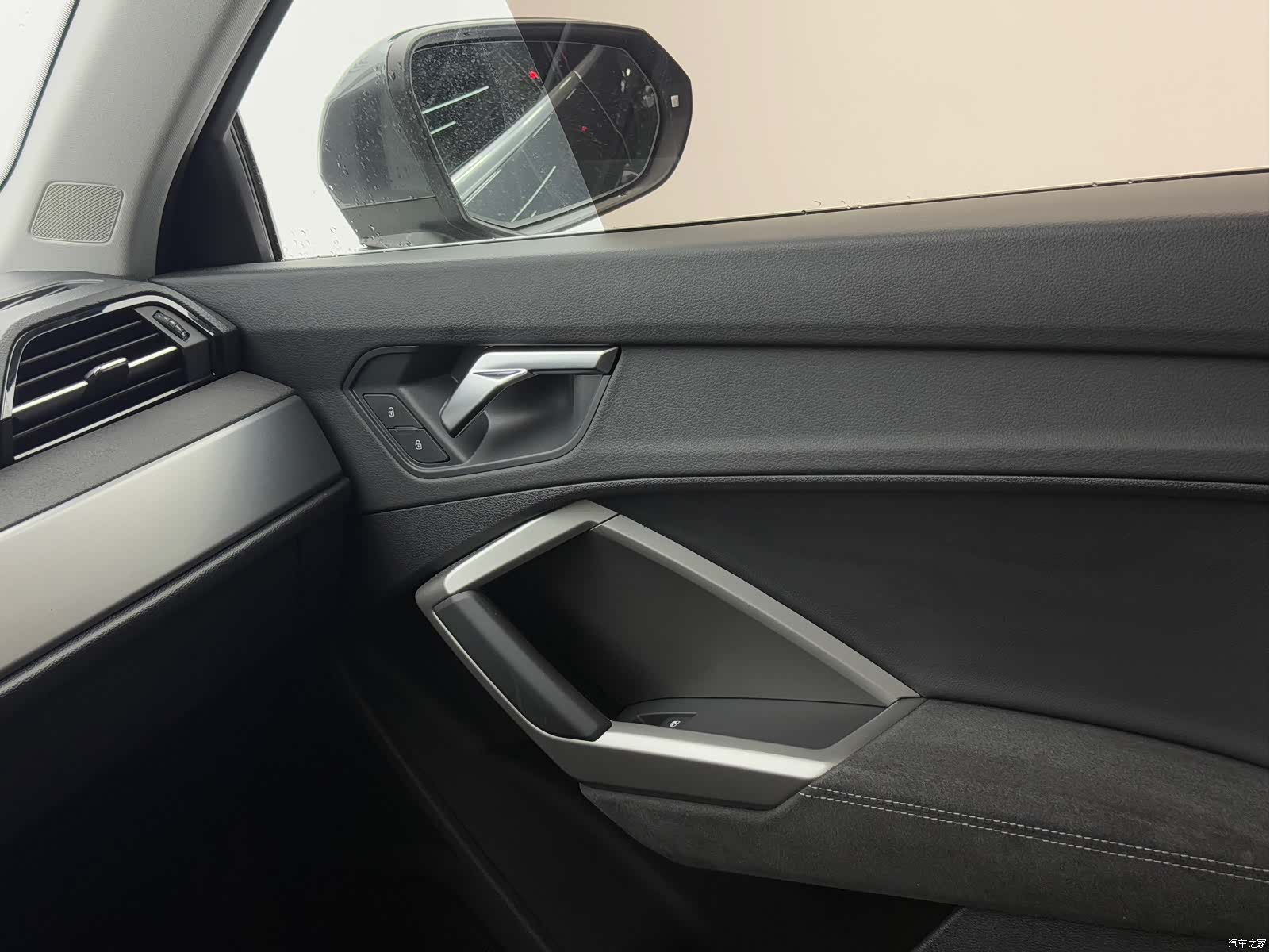Audi Q3, 2023 11