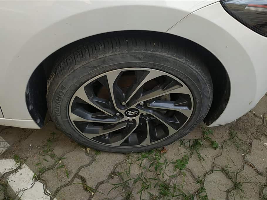 Hyundai Lead