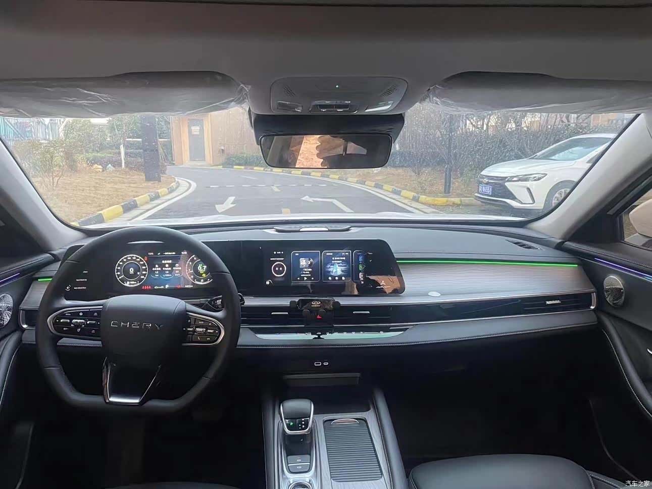 Chery Arrizo 8, 2022 4
