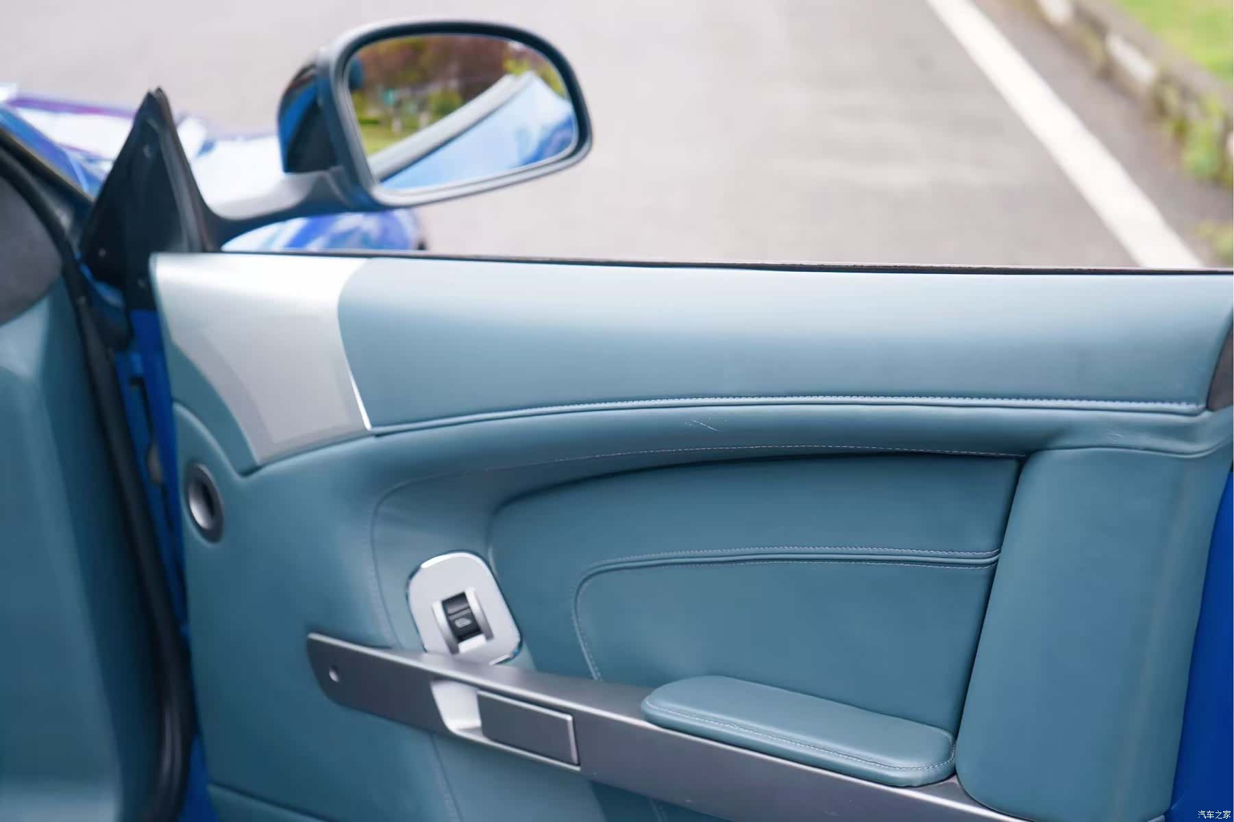 Aston Martin Virage, 2014 14