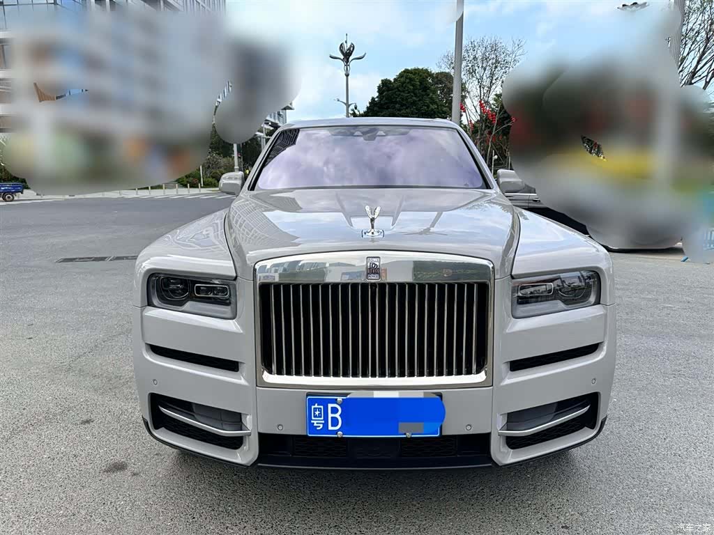 Rolls-Royce Cullinan, 2022 1
