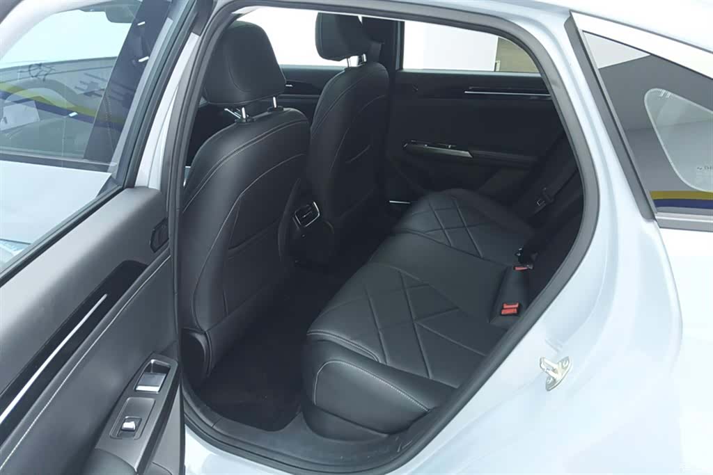 Geely Galaxy L6, 2024 11