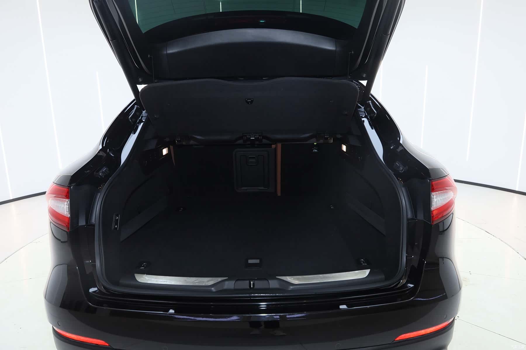 Maserati Levante, 2018 15