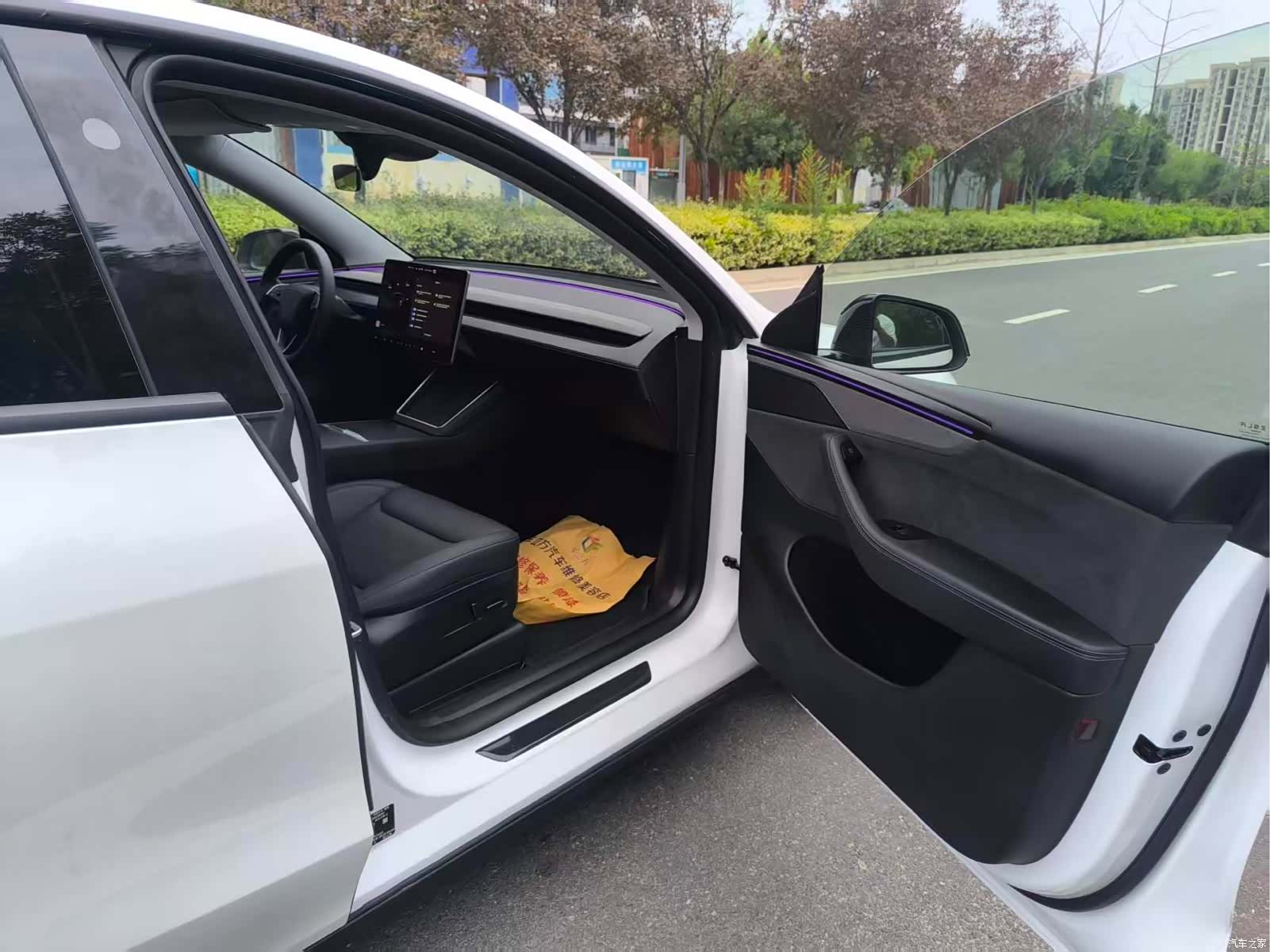 Tesla Model Y, 2025 12