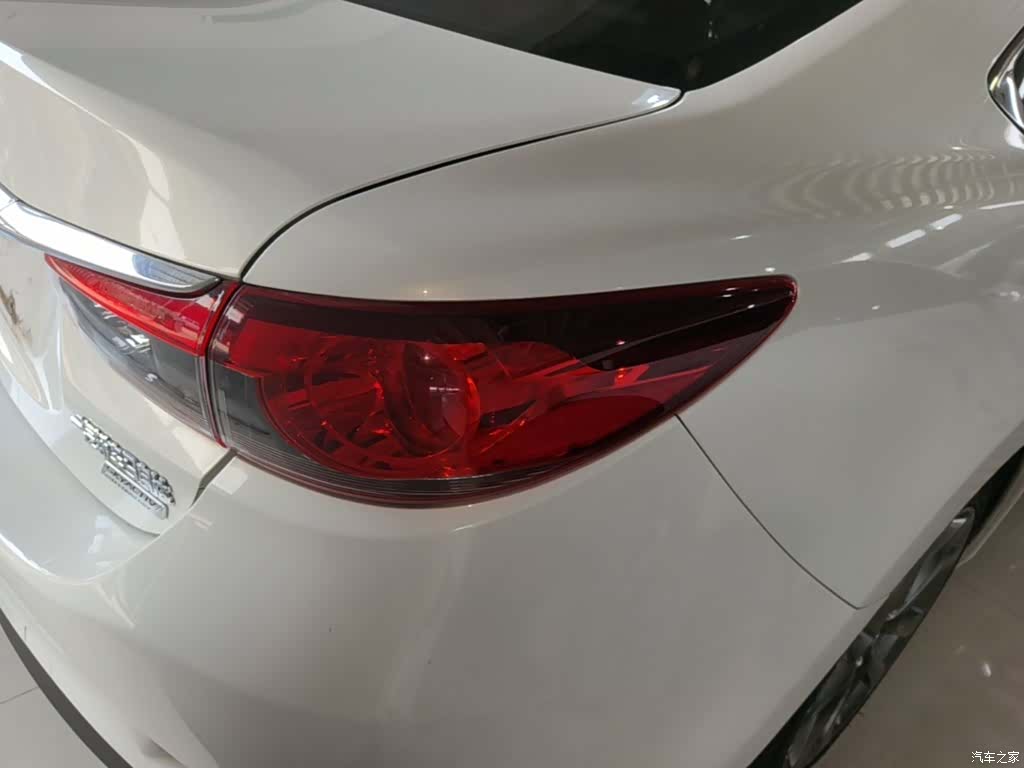 Mazda Atenza, 2015 8