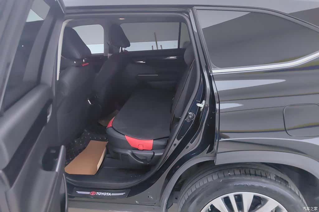 Toyota Highlander, 2024 11