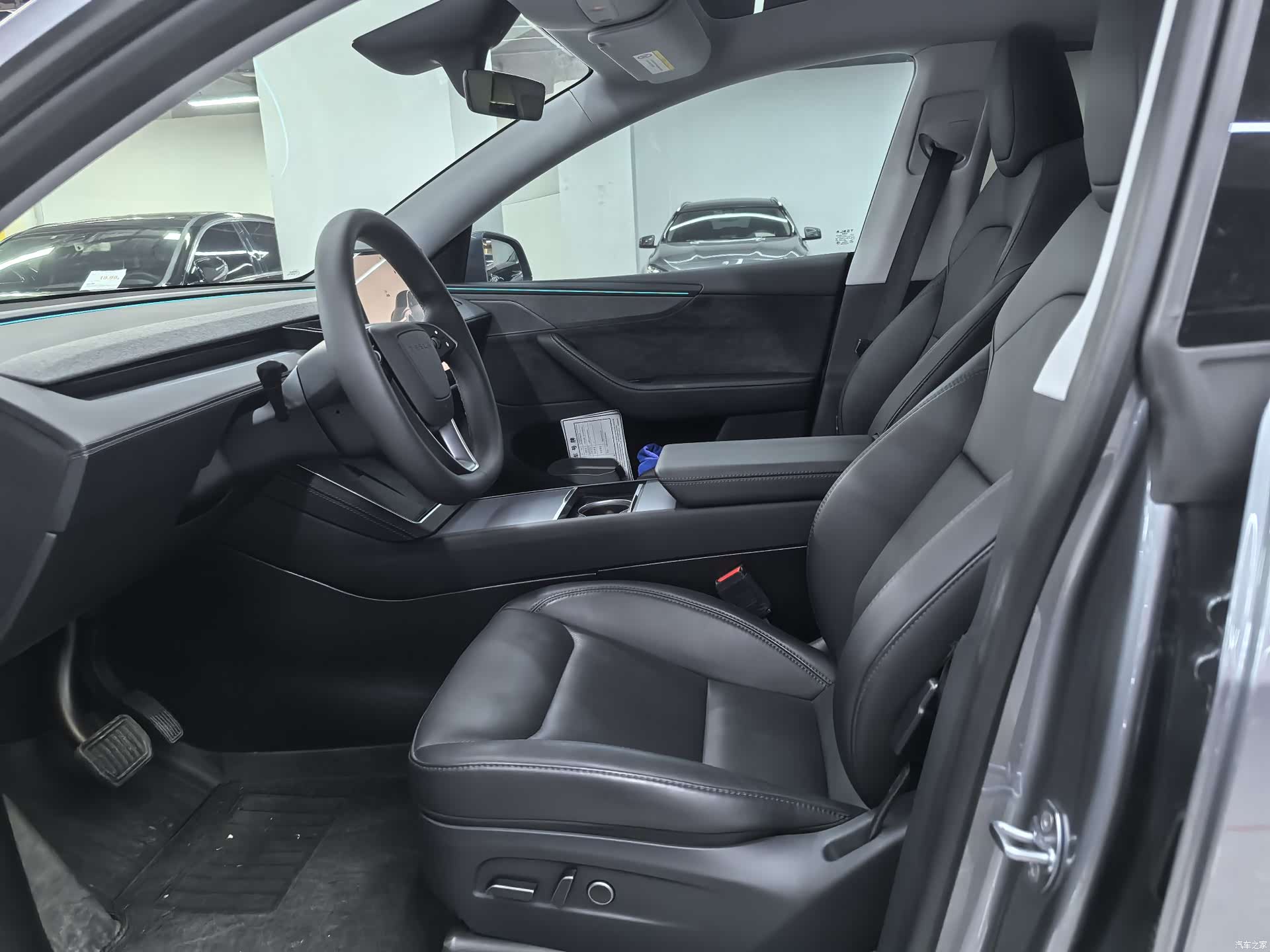 Tesla Model Y, 2025 4