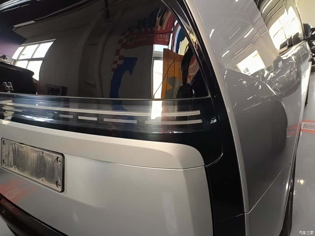Li Auto MEGA, 2024 8