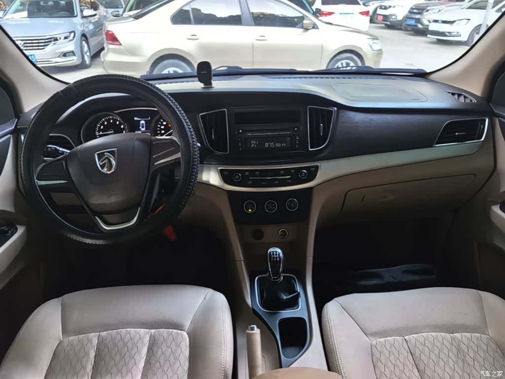 Wuling 730, 2016 10
