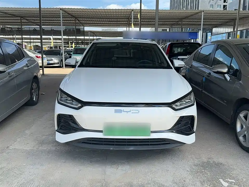 BYD e2