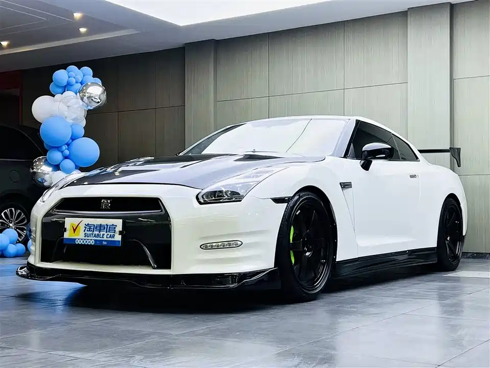Nissan GT-R