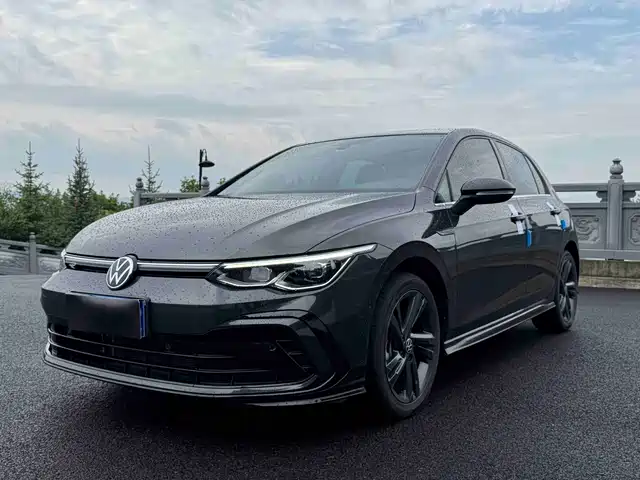 Volkswagen Golf 2022 — купить из Китая под заказ